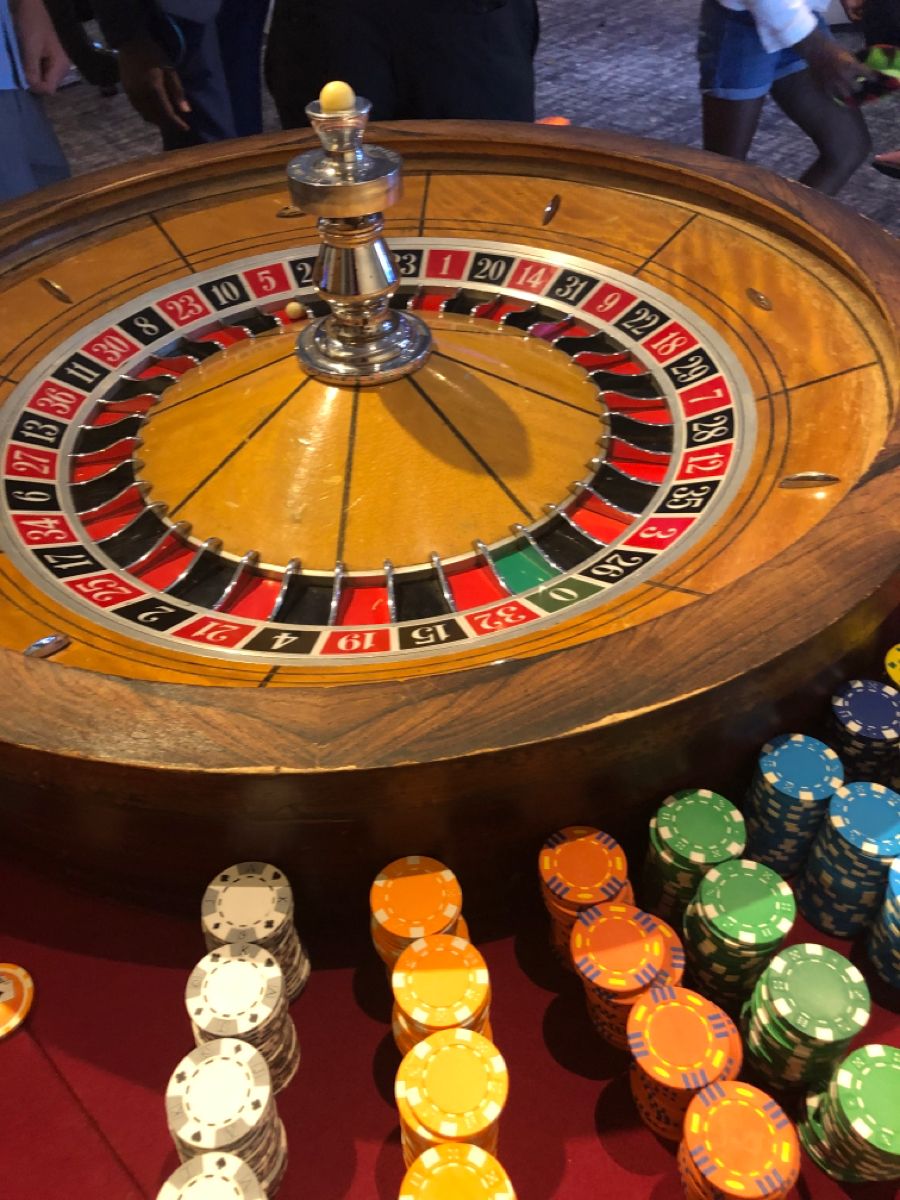Christmas Slots کھلاڑیوں کے لیے لائیو کیسینو سیکشن